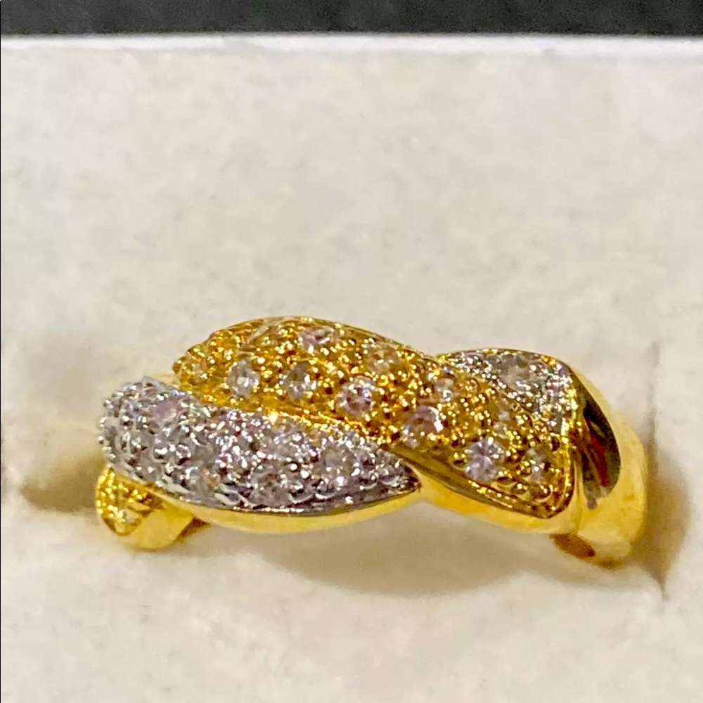 14K Gold Plated Signed Band Ring Size 4